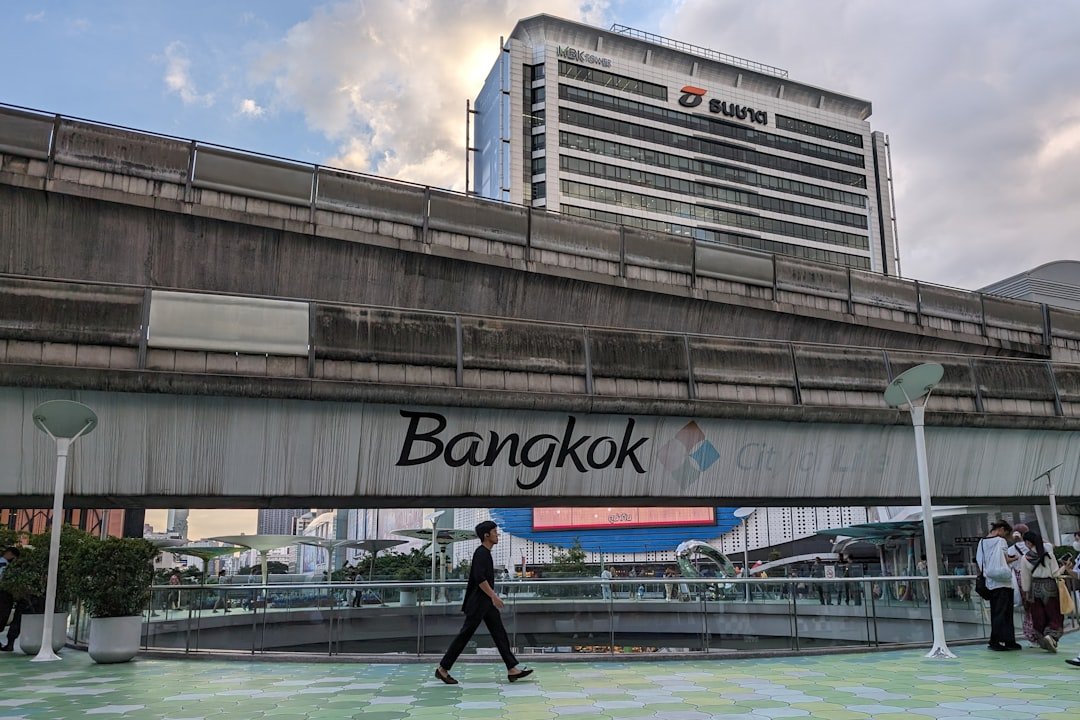 Frontend Engineer salary in Bangkok - Photo by Markus Winkler on Unsplash
