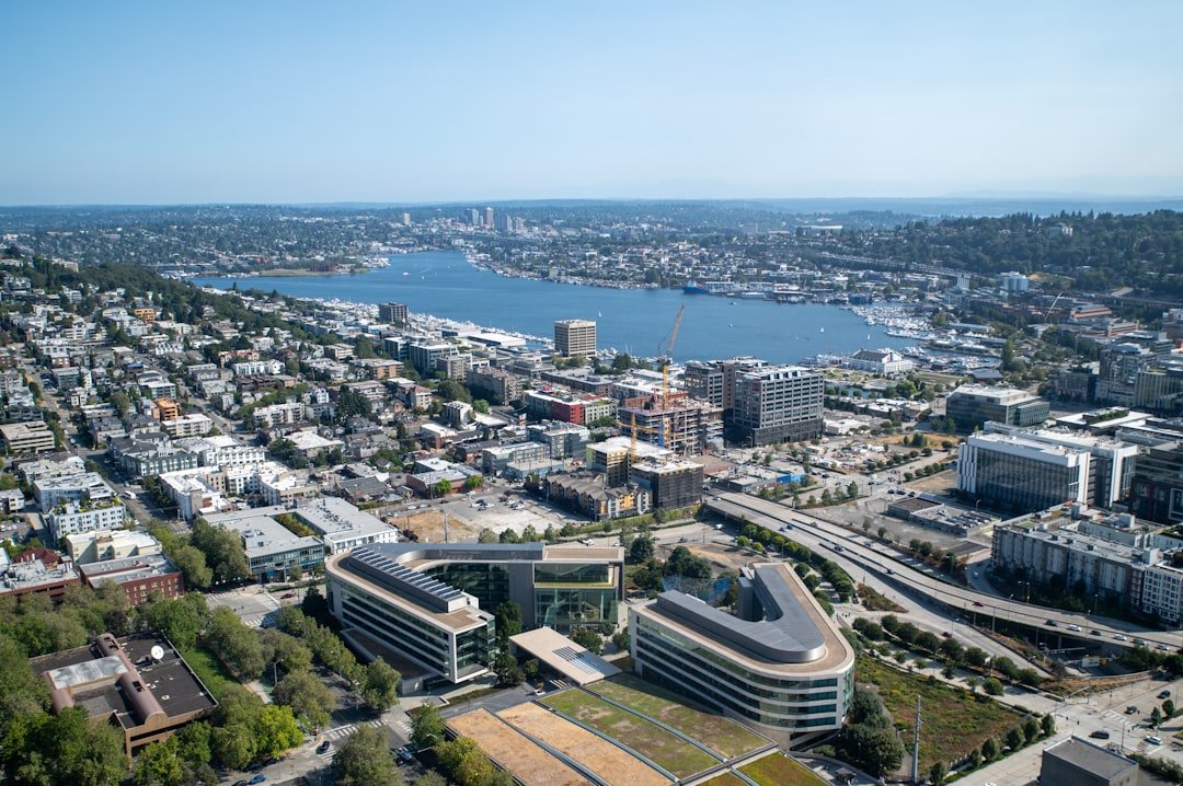 Full Stack Engineer Salary in Seattle 2026 - comprehensive 2026 data and analysis