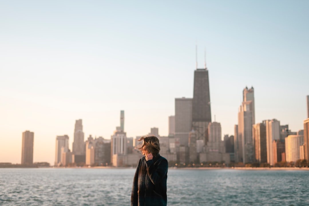 Machine Learning Engineer salary in Chicago - Photo by Lisha Riabinina on Unsplash