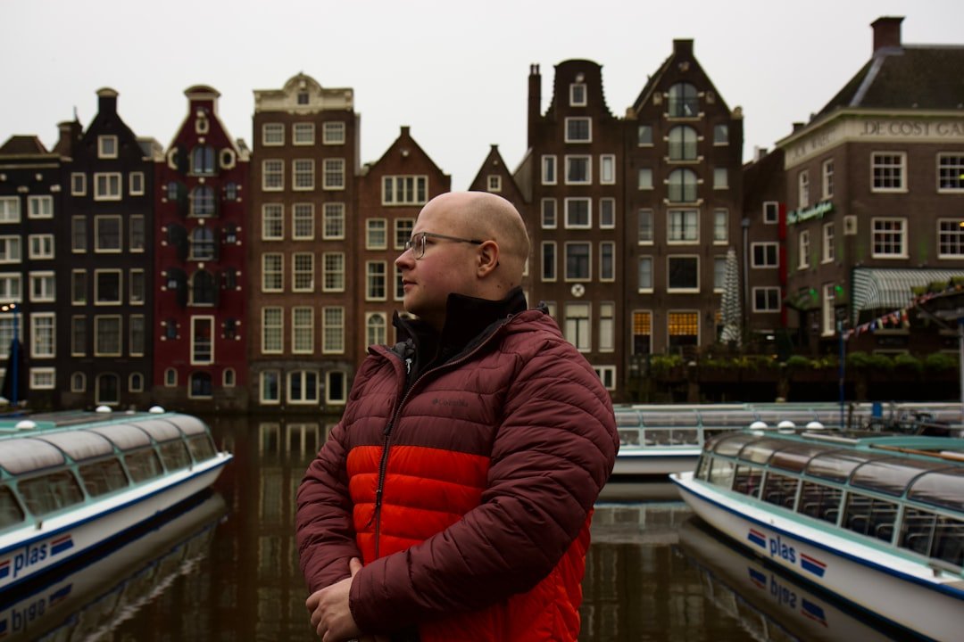 Senior Software Engineer salary in Amsterdam - Photo by Alexander Kaliberda on Unsplash