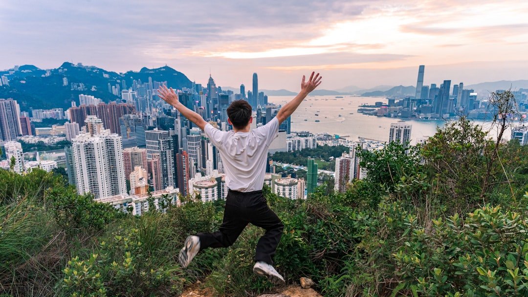 Senior Software Engineer salary in Hong Kong - Photo by Zheng XUE on Unsplash